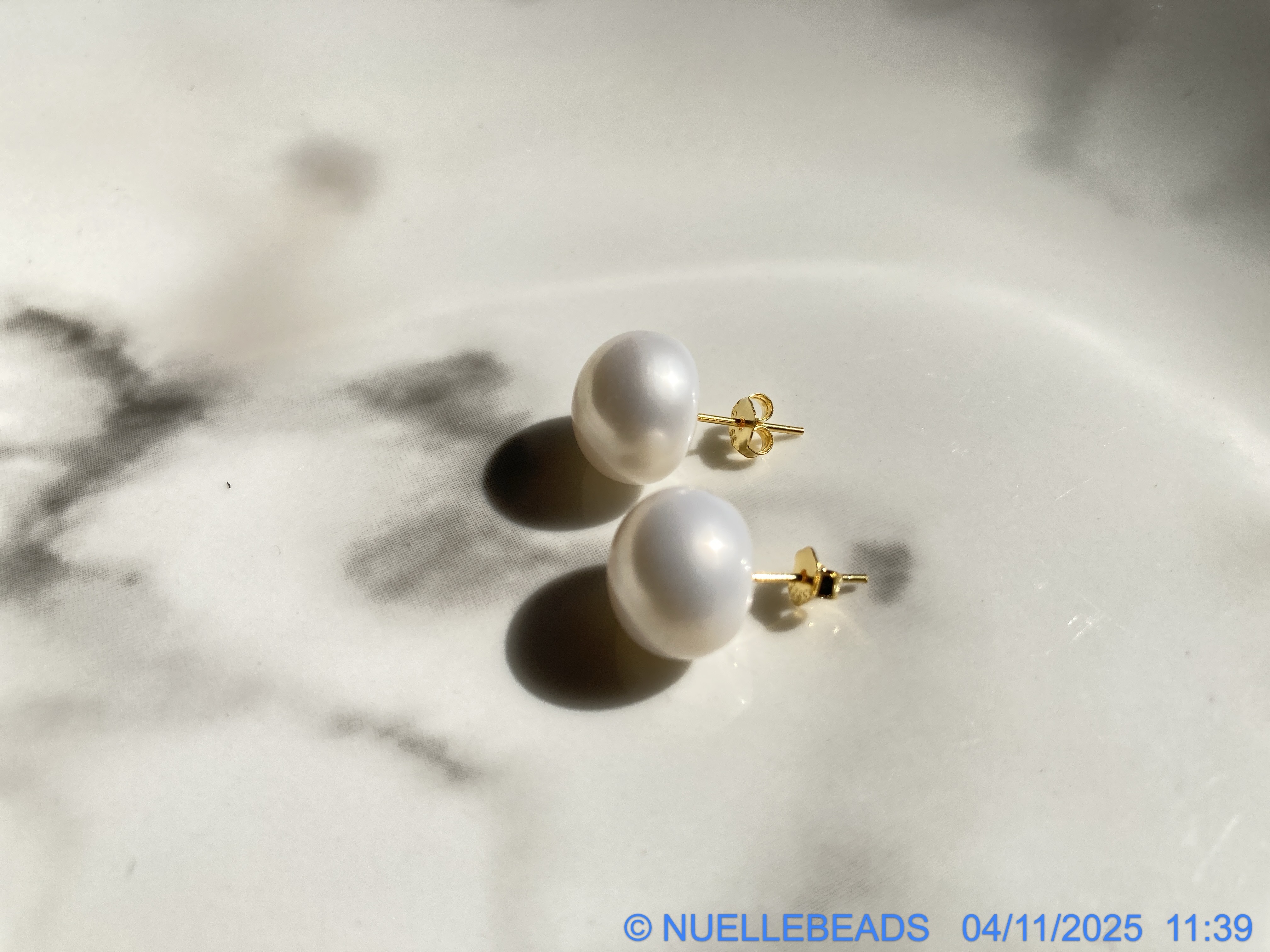 10-11mm button shaped pearl studs